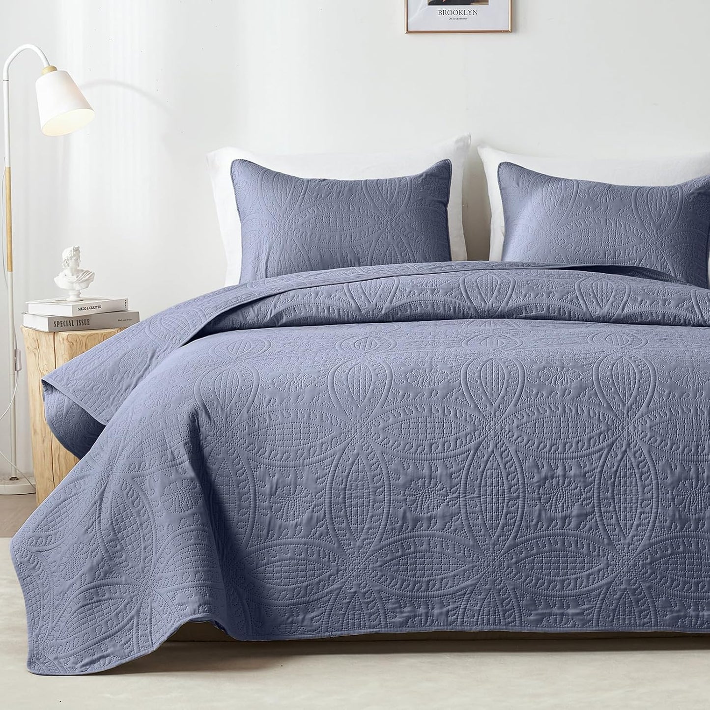 Akkialla King Size Quilt Set with Modern Coin Pattern Design