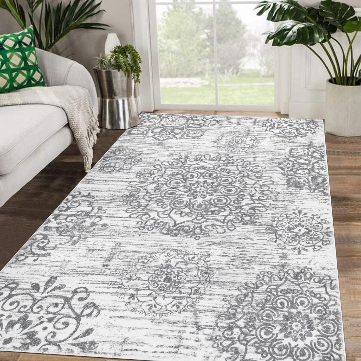 HEBE Washable Area Rug - Soft Distressed Medallion Carpet