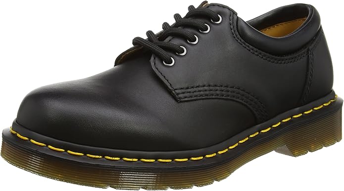Dr. Martens Men's 8053 Oxford: Classic Style and Comfort