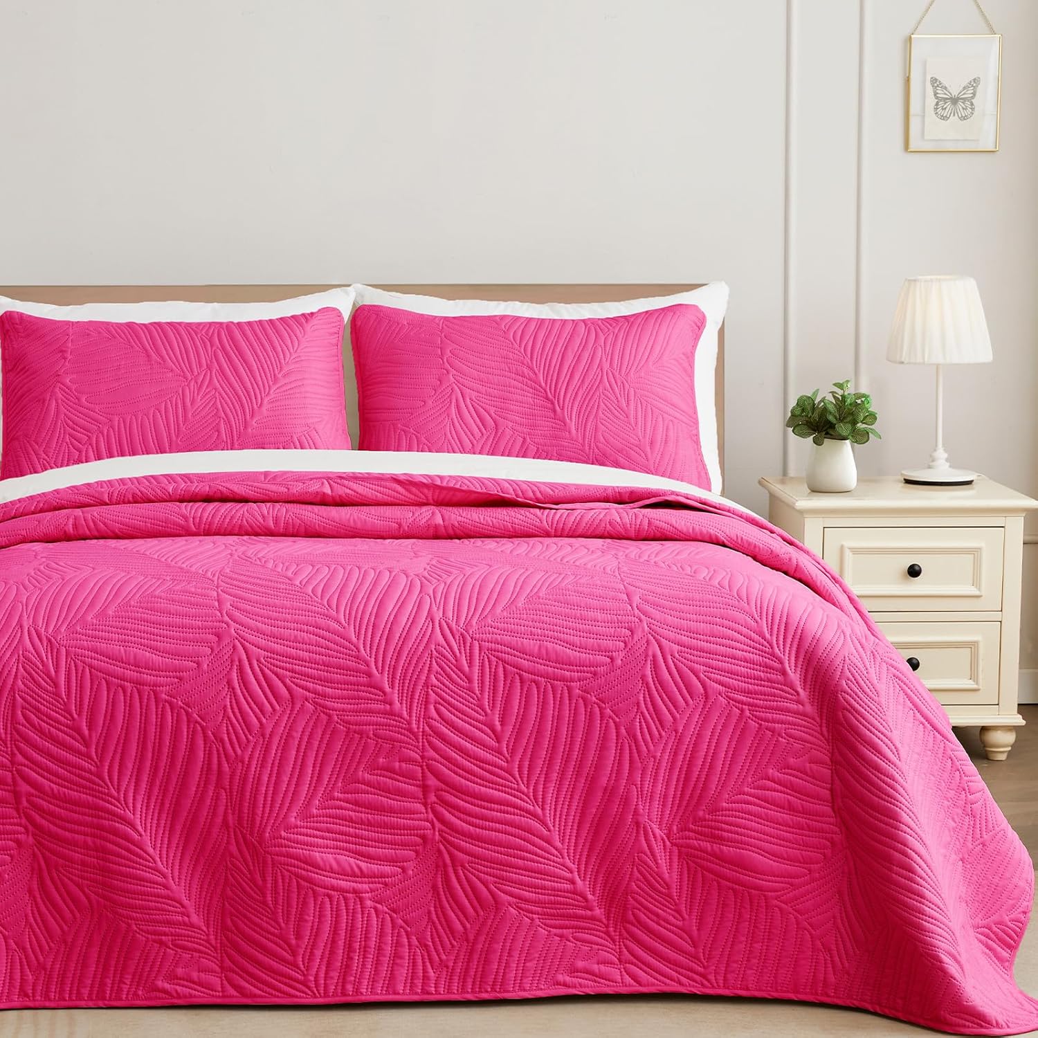 Exclusivo Mezcla Queen Quilt Set - Lightweight Hot Pink Bedding