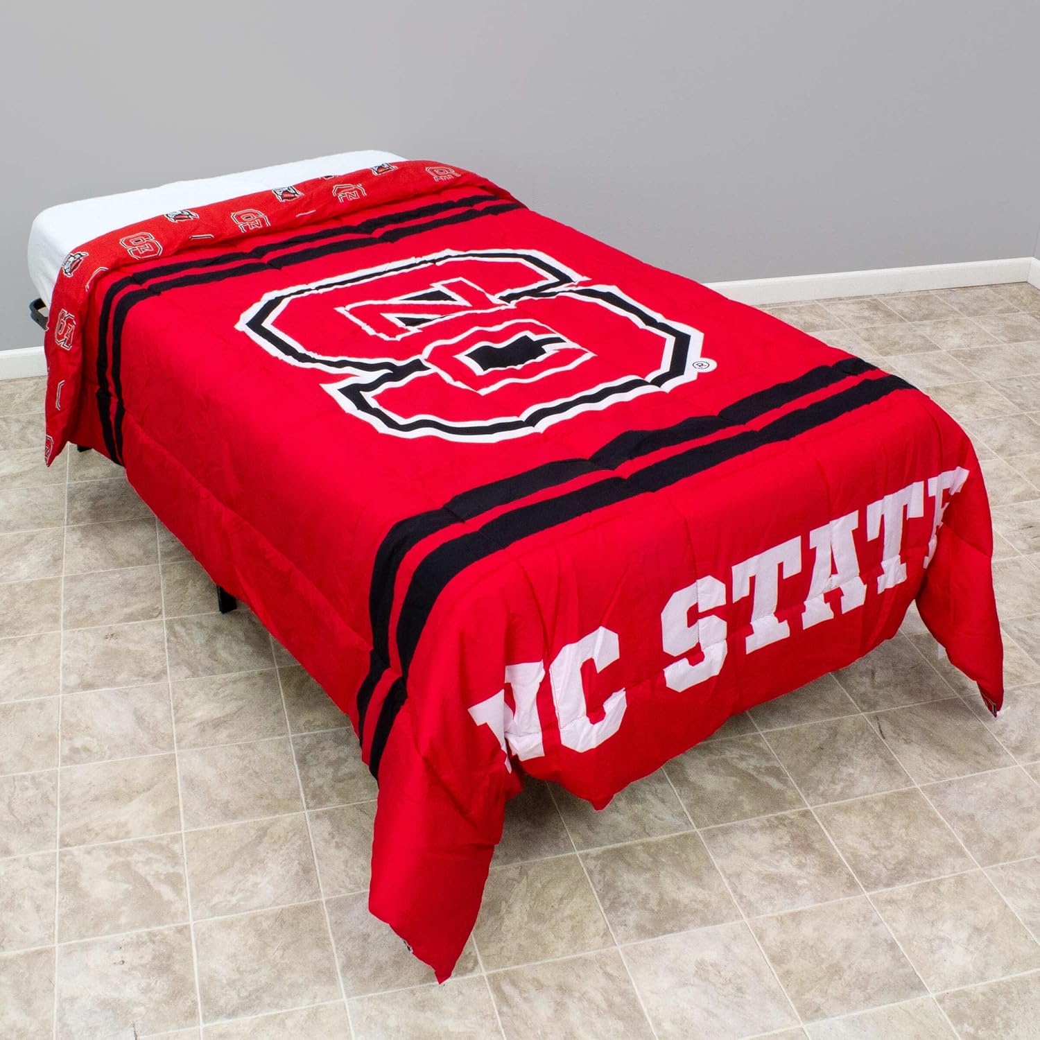 North Carolina State Big Logo Comforter Set - Twin Size Softness