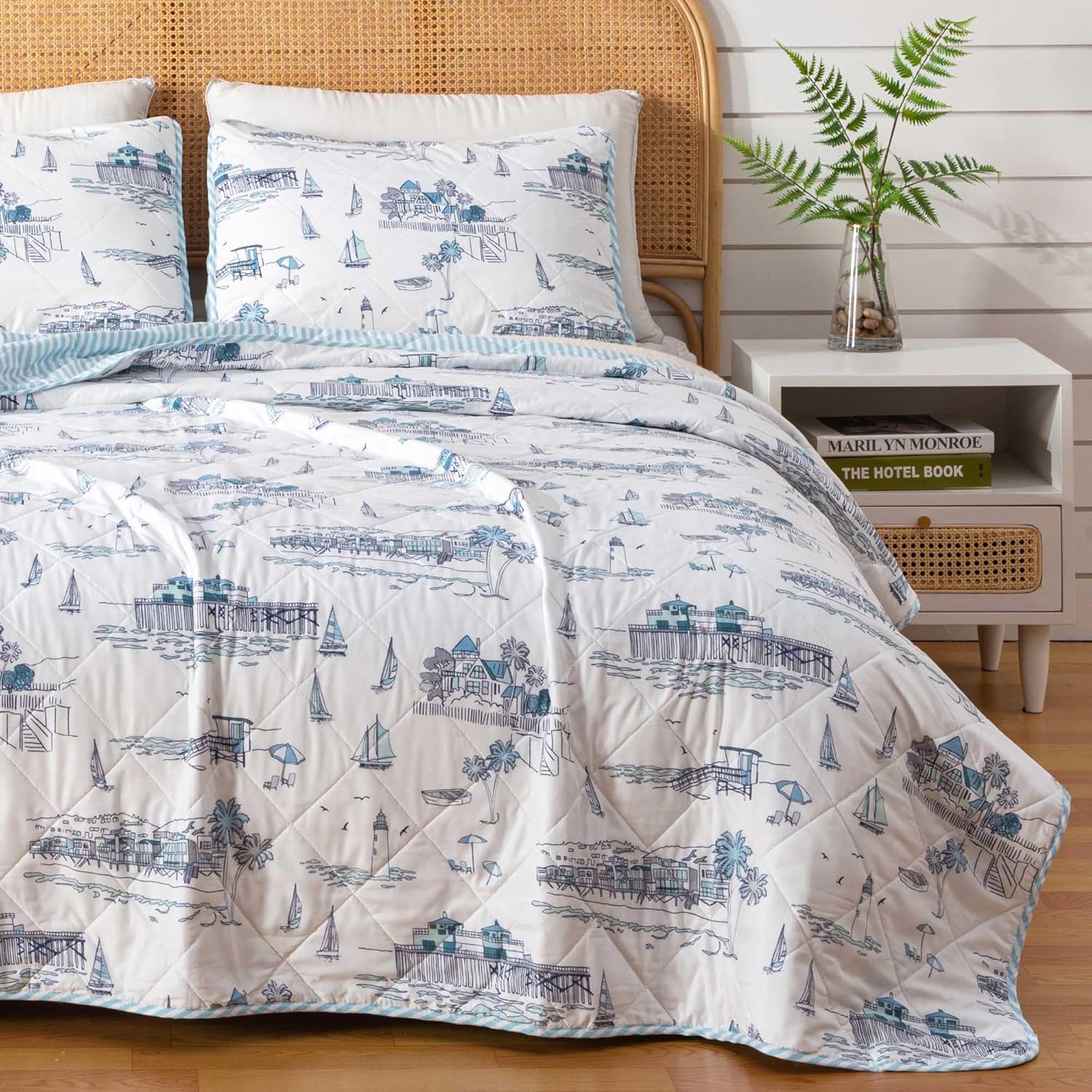Full / Queen Coastal Quilt Bedding Set for Beach Lovers
