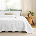 Bedsure Quilts Queen Size Pre-Washed Bedspread - Lightweight Comfort
