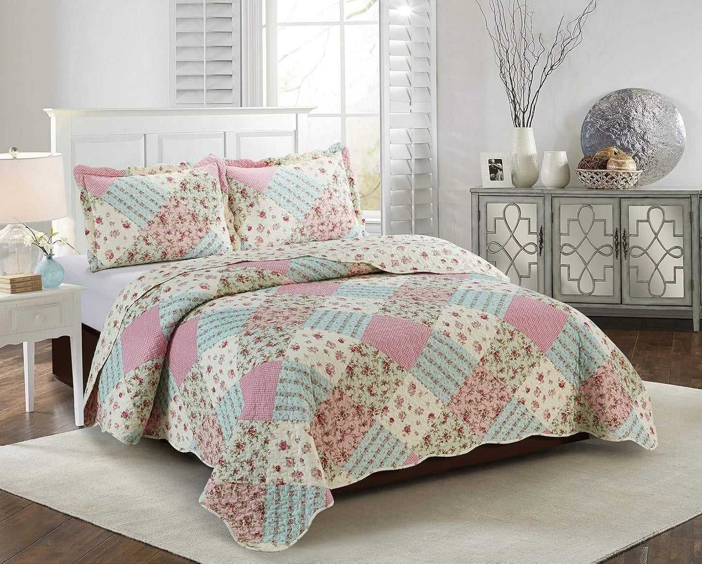Brilliant Sunshine Pink and Green Rose Patchwork Quilt Set Review
