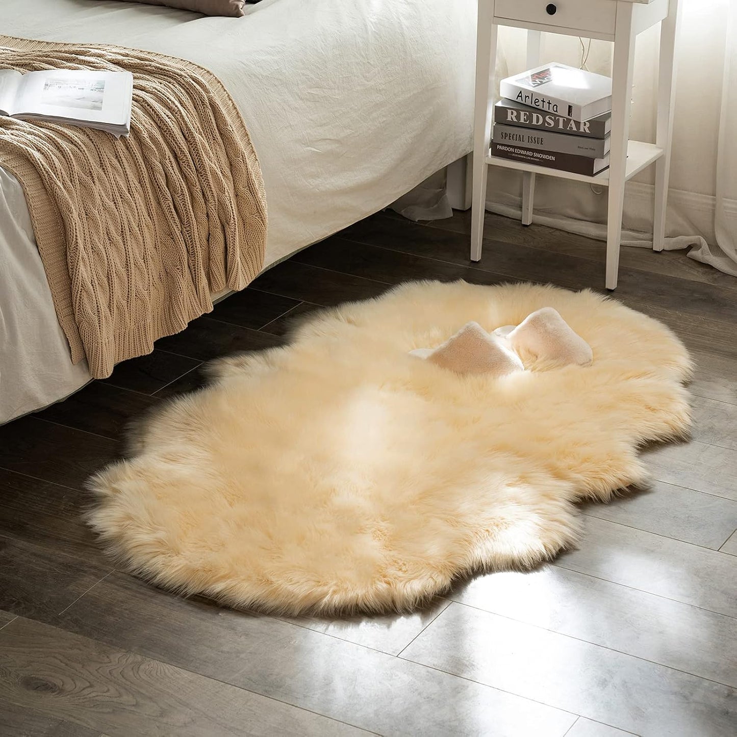 MIULEE Luxury Super Soft Fluffy Area Rug for Cozy Spaces