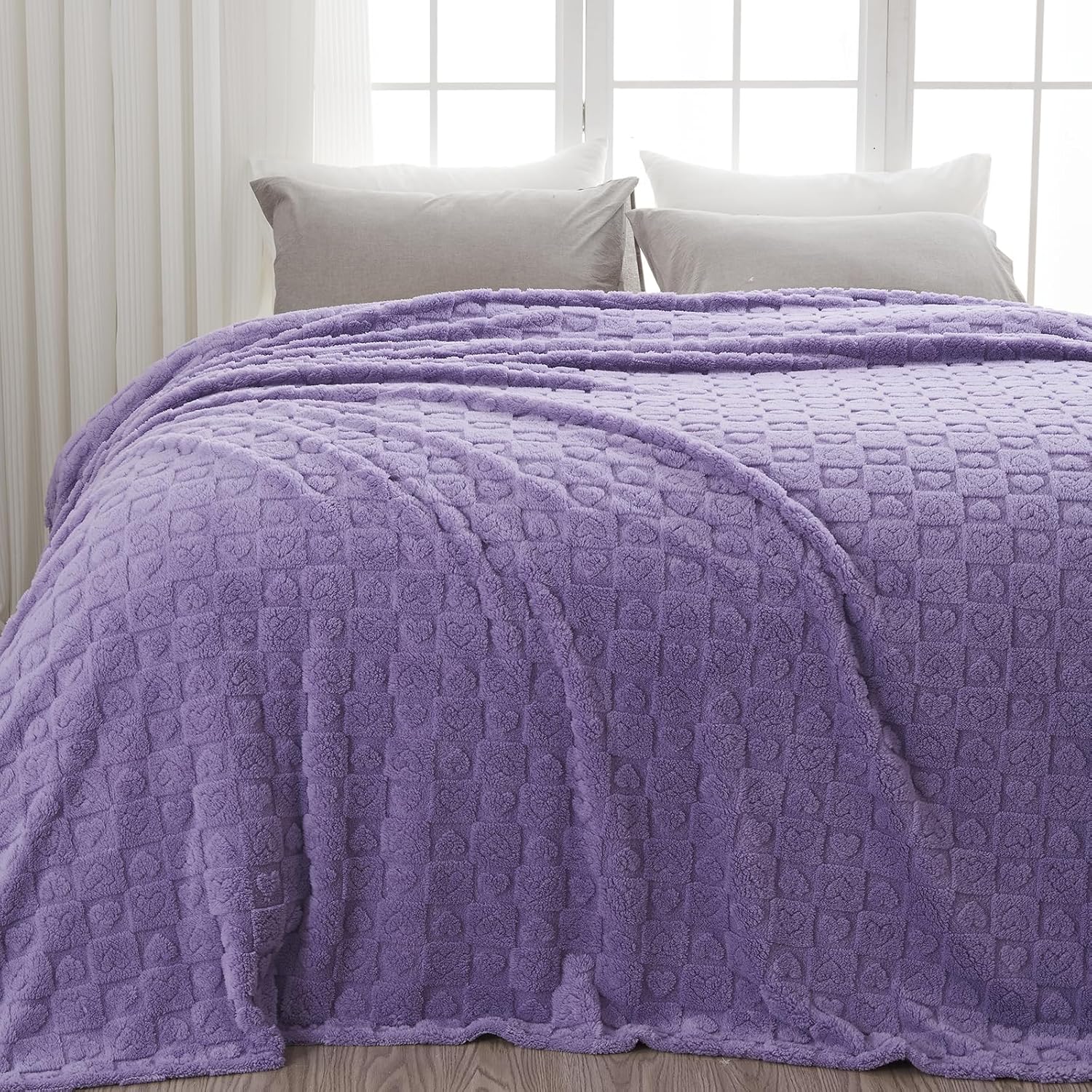 Super Soft King Blanket in Lavender for All Season Comfort