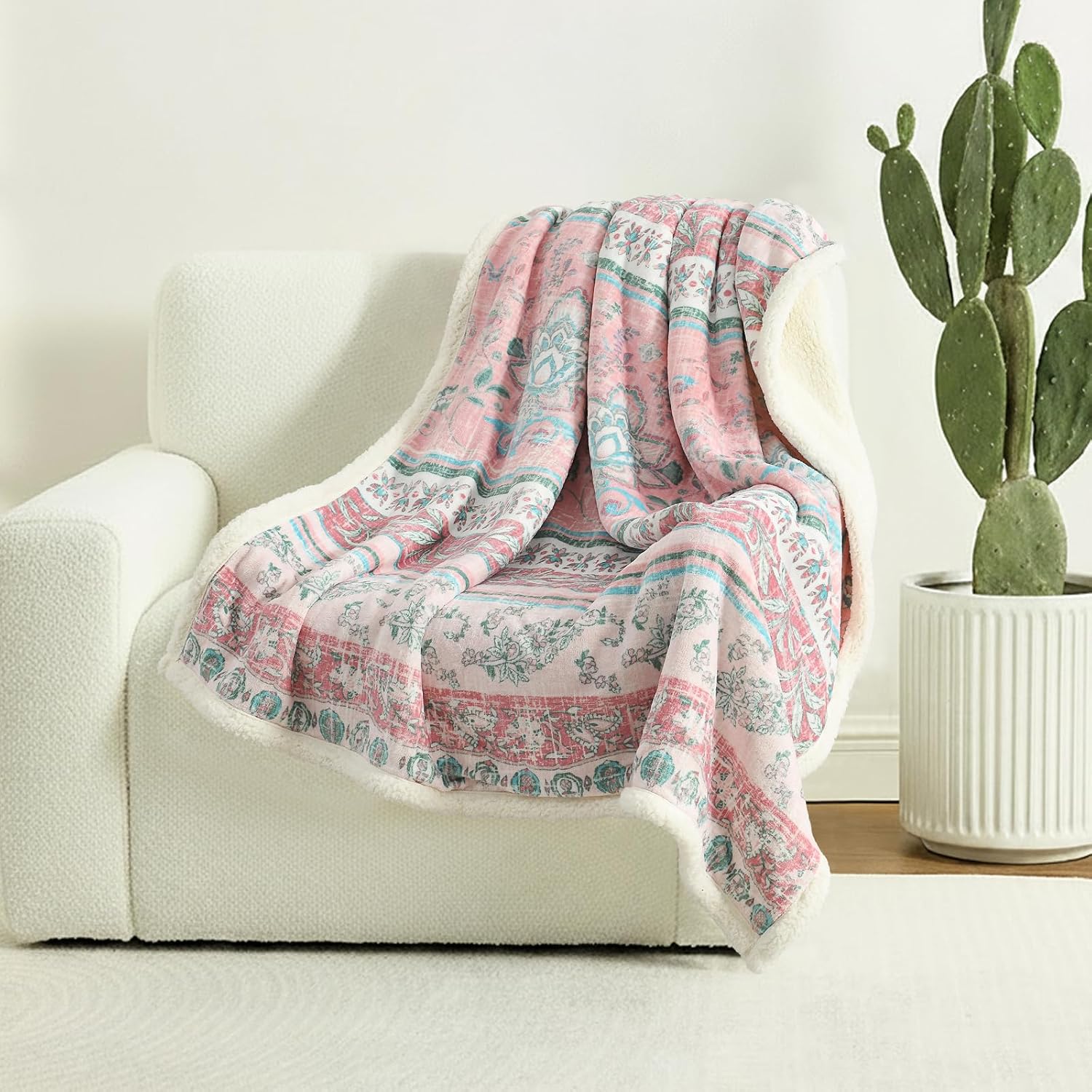 Boho Chic Sherpa Throw Blanket - Vibrant Print & Cozy Lining