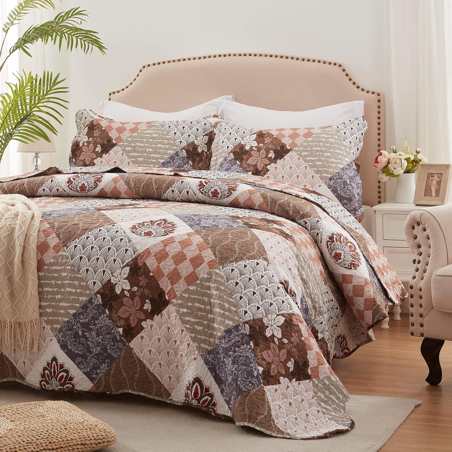 Full/Queen Size Quilt Set 3 Pieces Lightweight Reversible Bedspread