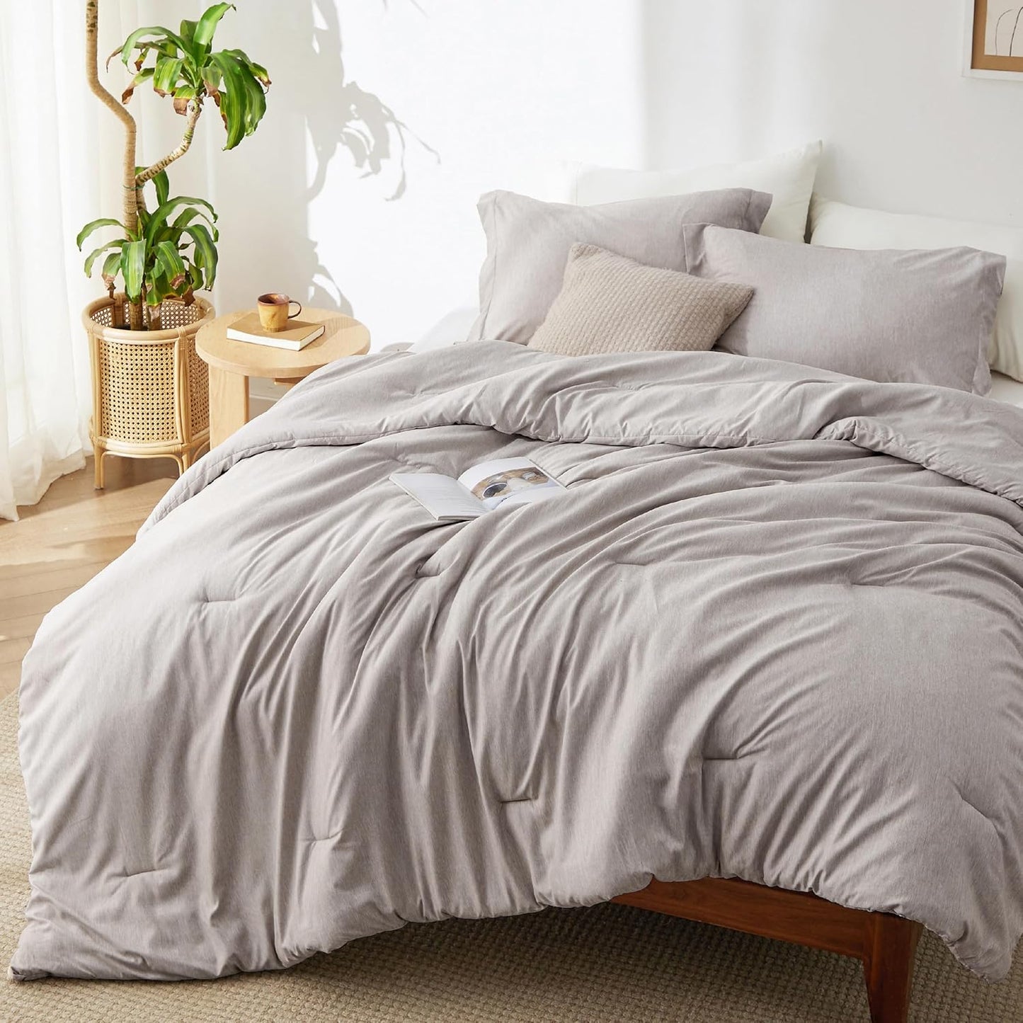 Bedsure Queen Comforter Set - Soft Taupe Bedding for All Seasons