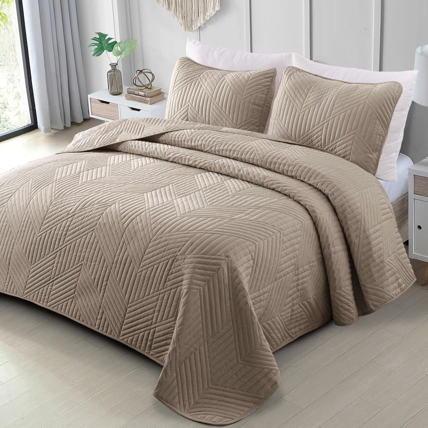 Exclusivo Mezcla Ultrasonic King Quilt Set for All Seasons