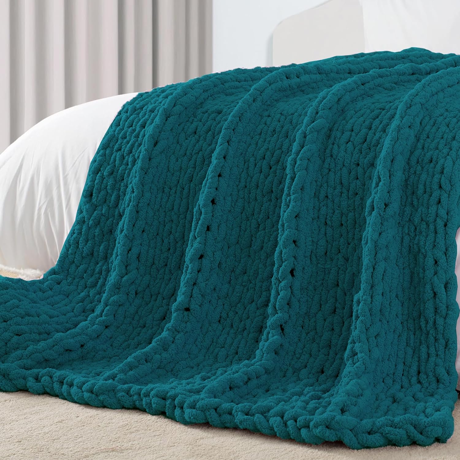 Chunky Knit Throw Blanket for Cozy Fall Evenings at Home