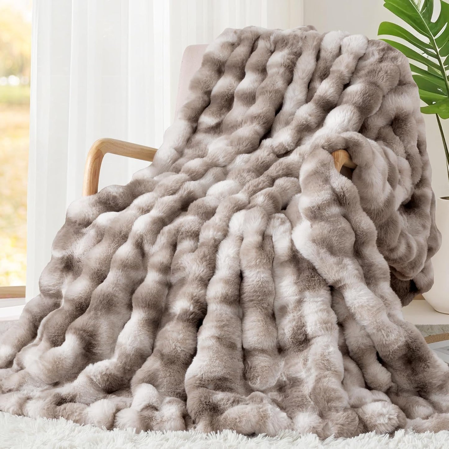 Touchat Luxury Faux Rabbit Fur Throw Blanket for Cozy Comfort