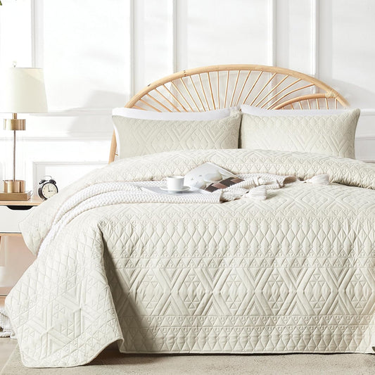 akkialla King/Cal King Quilt Set in Cream for All Seasons