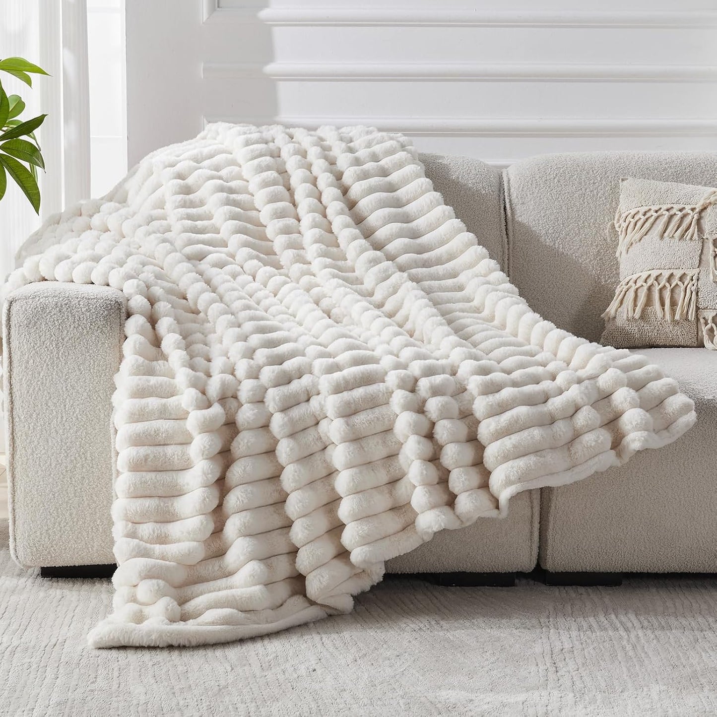 Faux Fur Twin Blanket for Couch - Cozy Plush Sherpa Throw