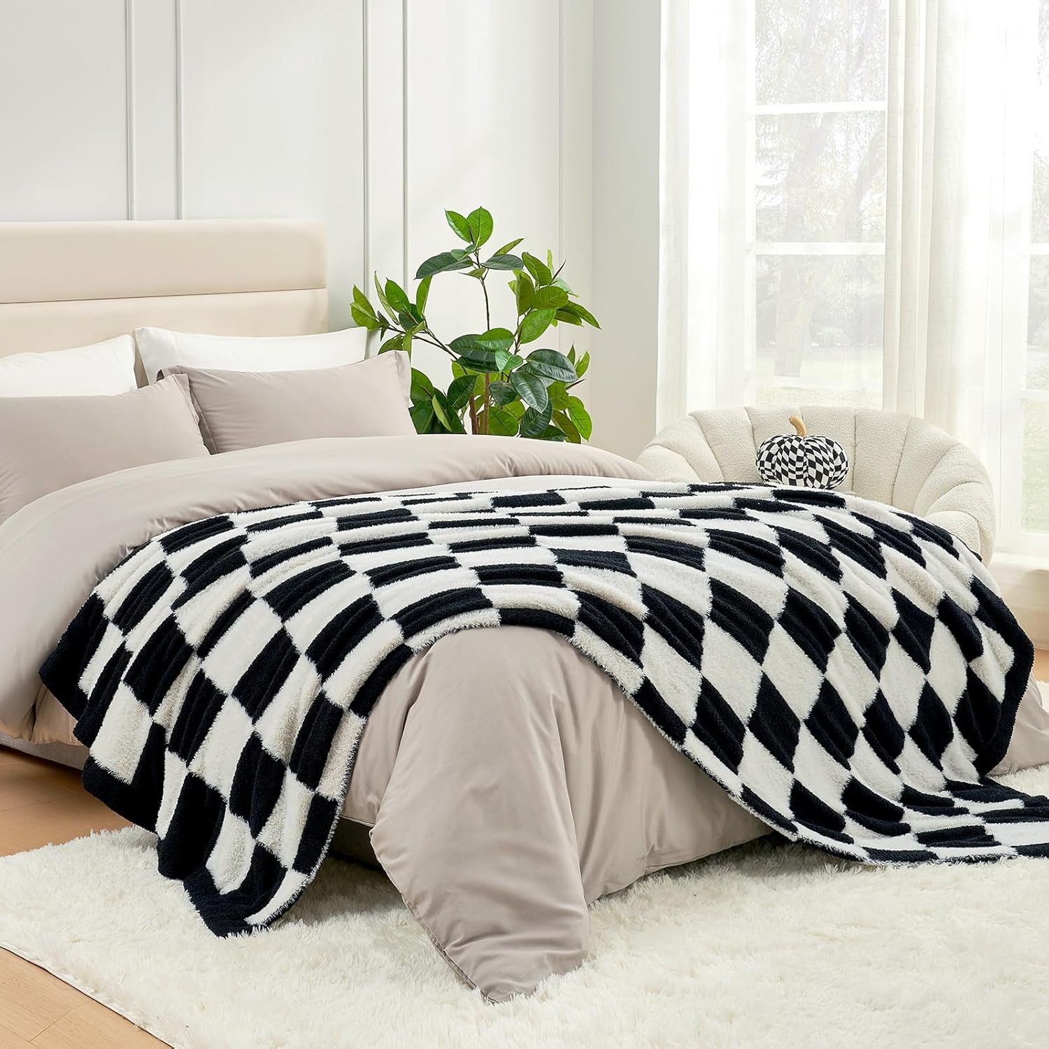 Snuggle Sac Faux Fur Checkered Blanket for Cozy Living Spaces