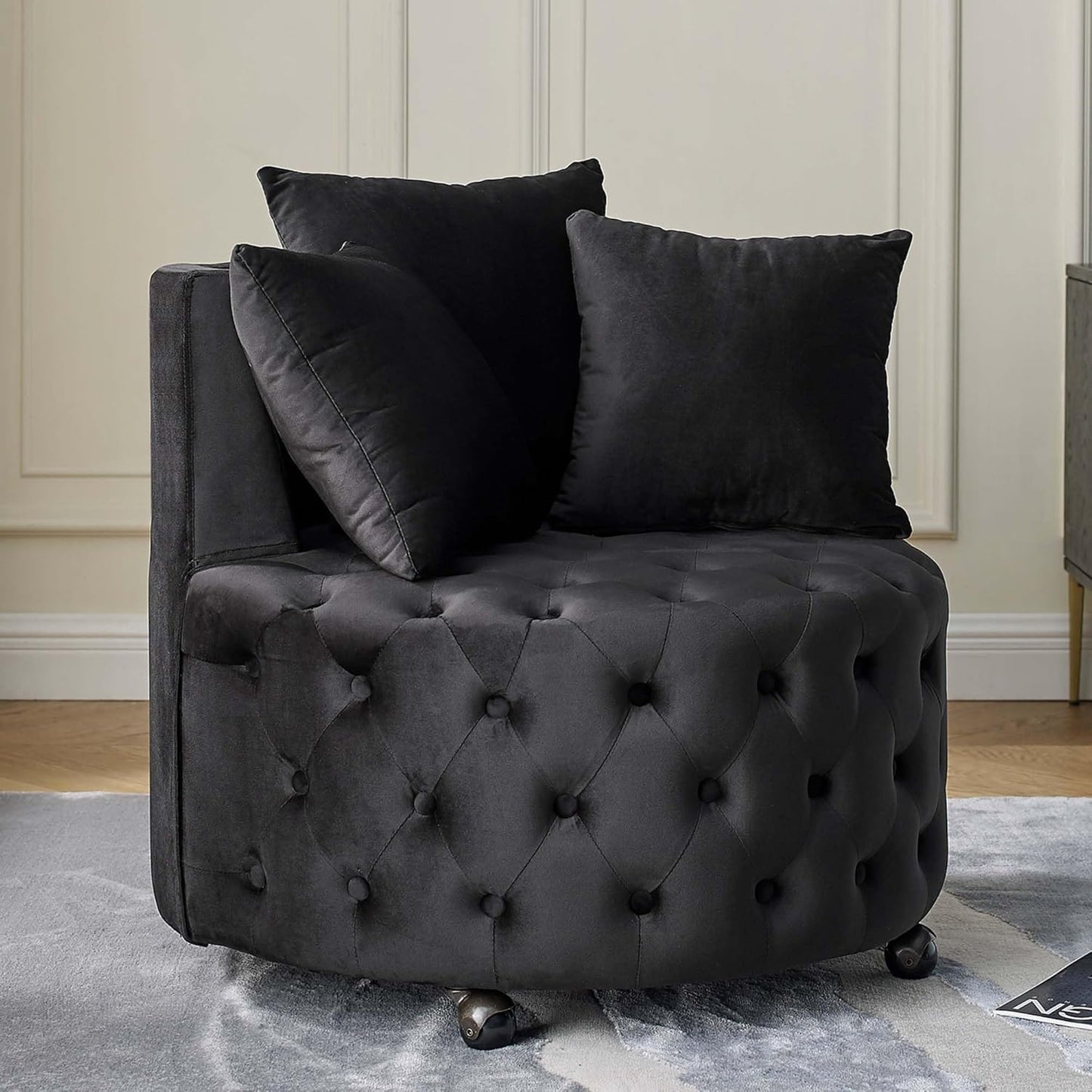 Plush Velvet Swivel Chair: Comfort & Style!