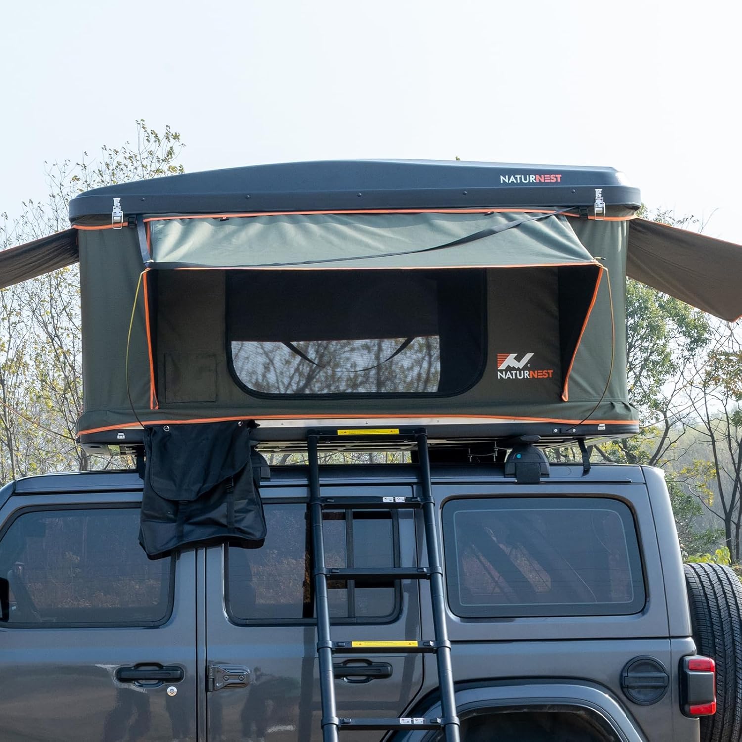 QEEKA Rooftop Tent: AC Vent, USB Port, Overlanding Bliss!