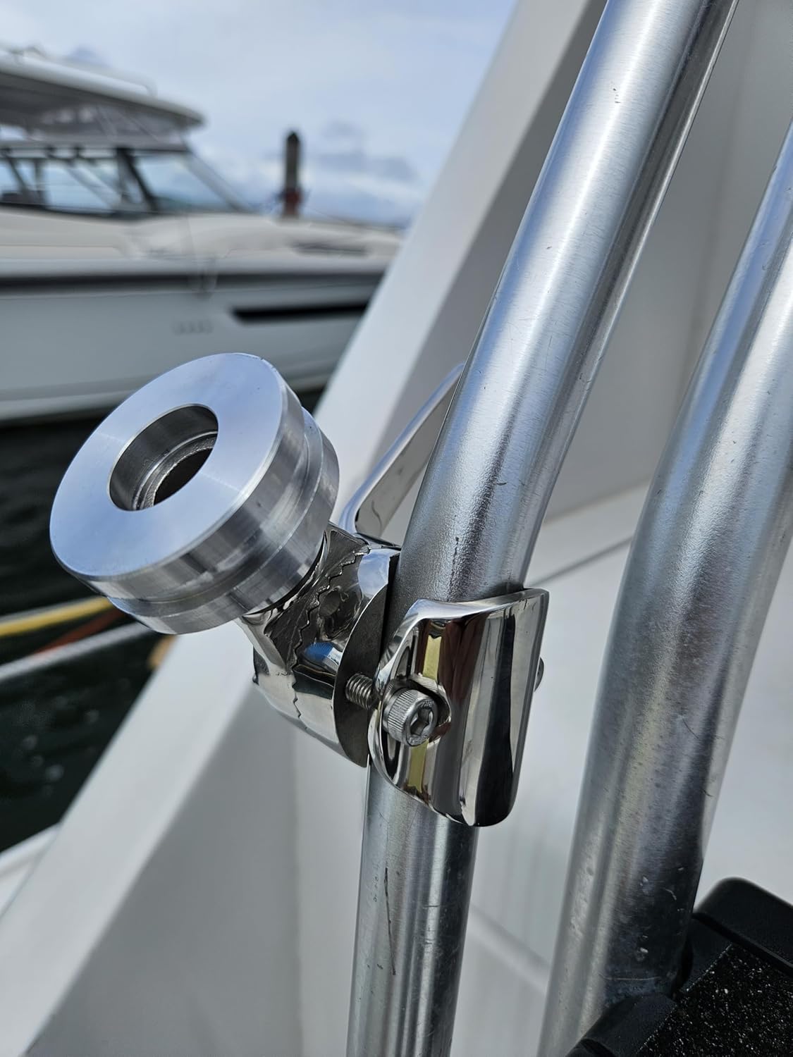 Marine-Grade Adjustable Rail Mount for Starlink Mini Antenna