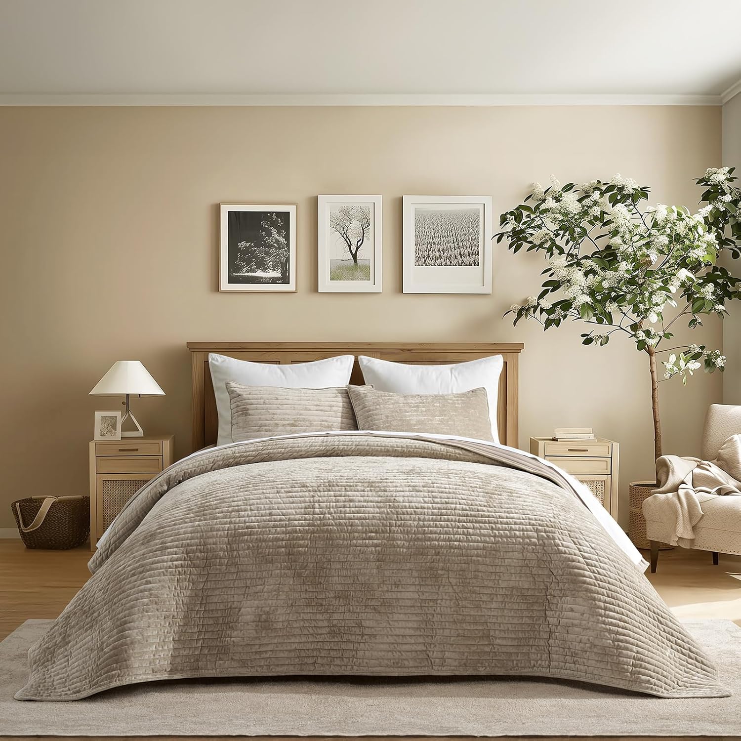 Luxurious Velvet Quilt Set King Size for All Season Comfort