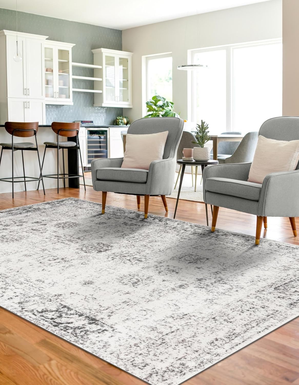 Unique Loom Sofia Collection Area Rug & Pad Bundle for Comfort