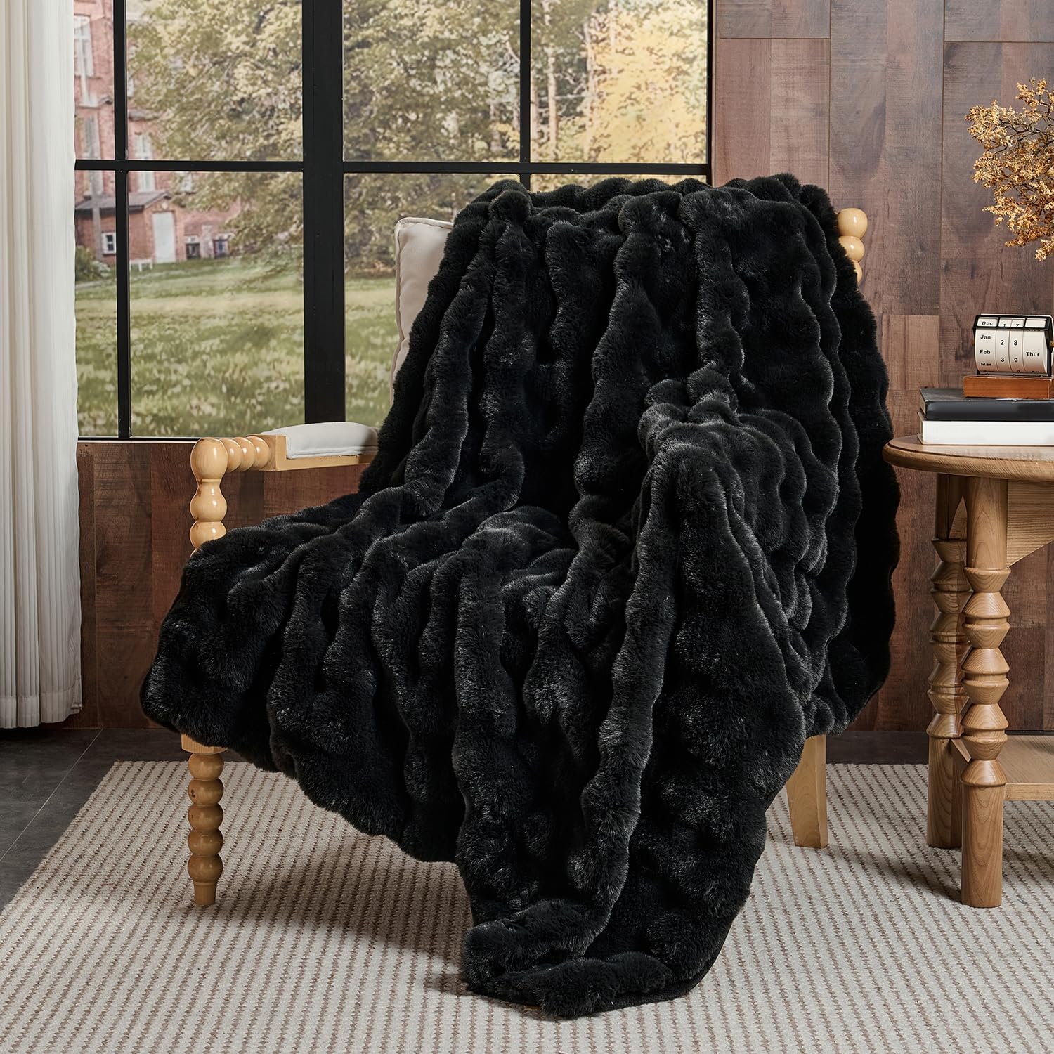 Lotus Karen Faux Fur Throw Blanket - Cozy Bubble Design