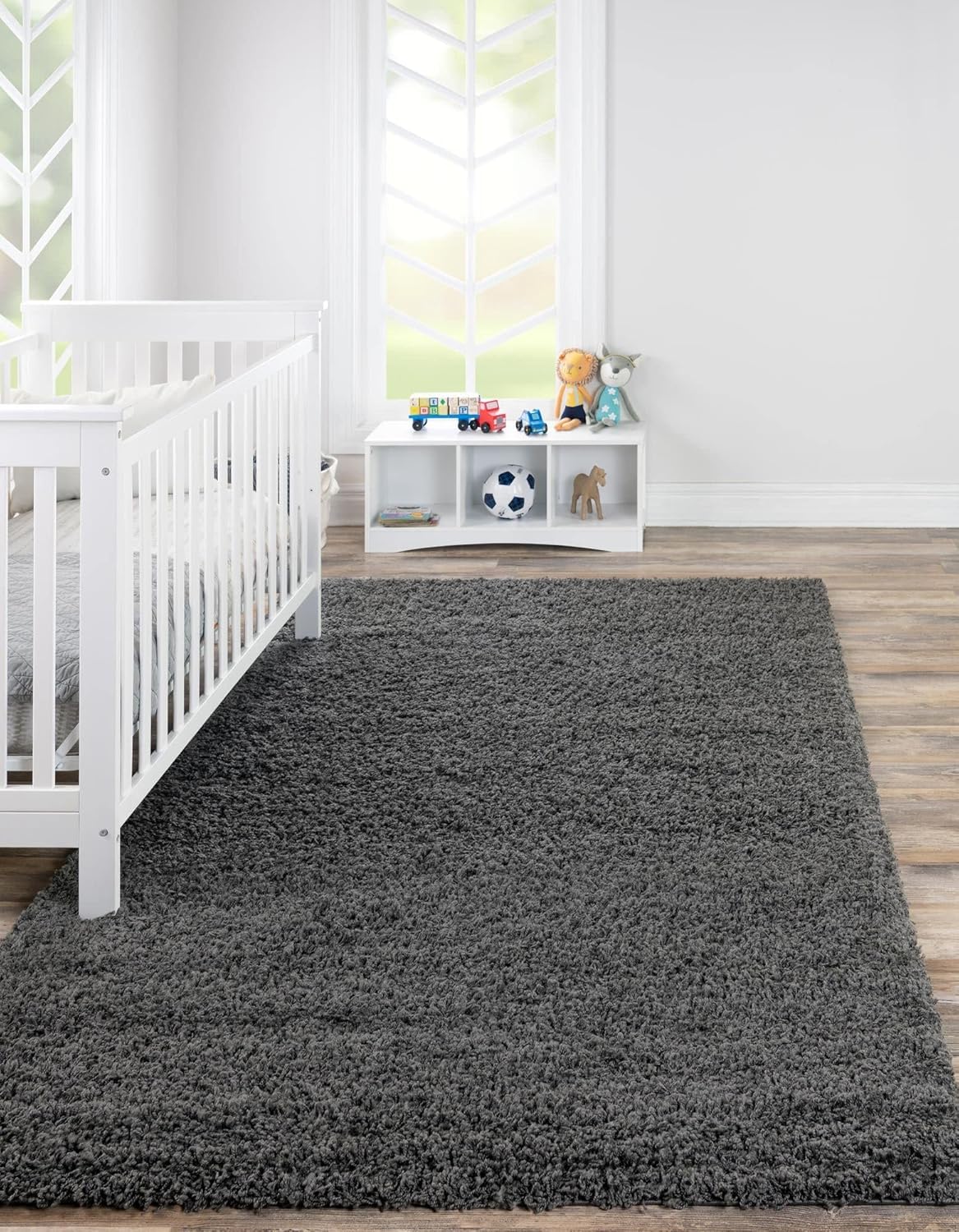 Uber Cozy Solid Shag Collection Rug in Graphite Gray for Style