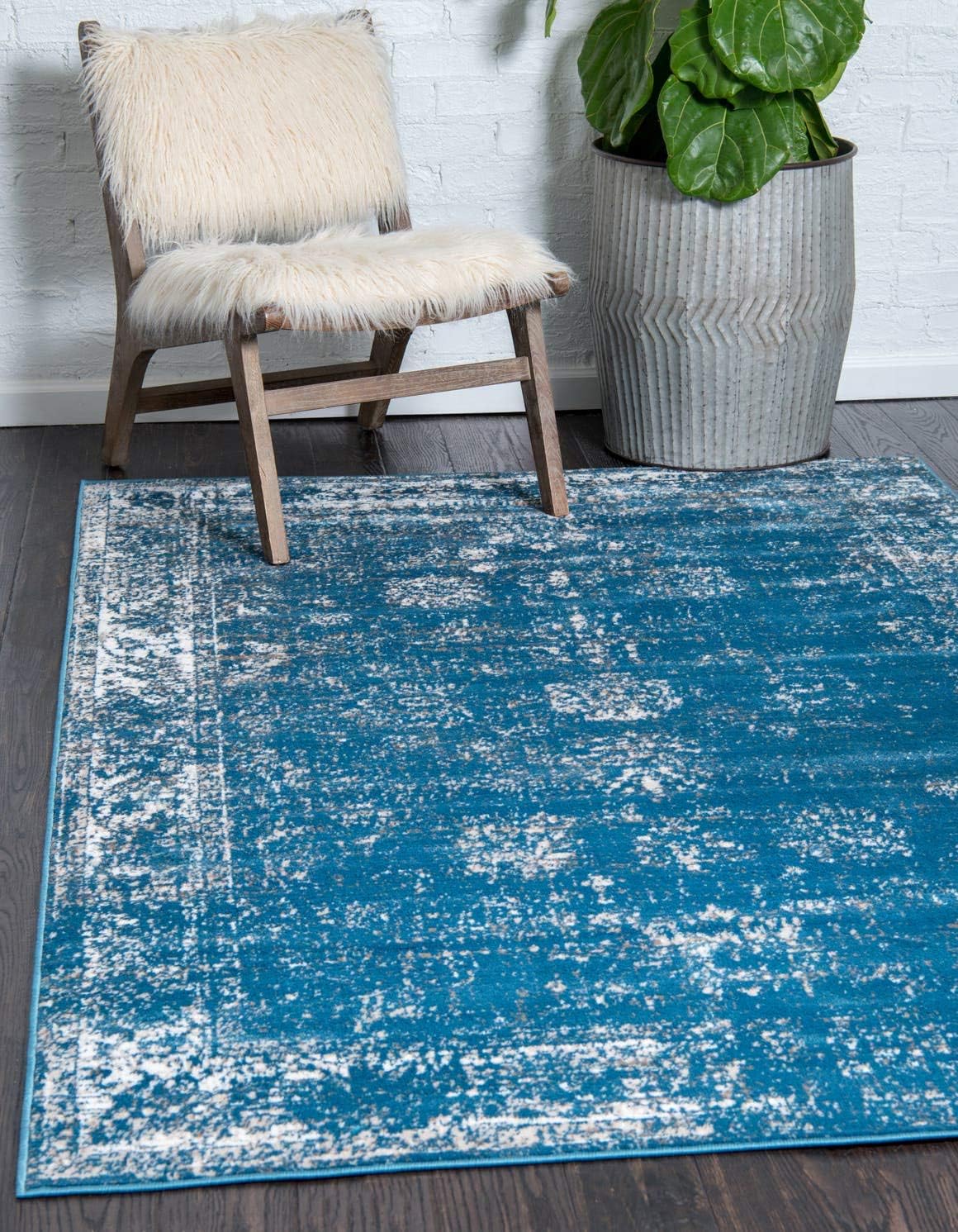 Unique Loom Sofia Collection Area Rug - Casino in Blue/Ivory