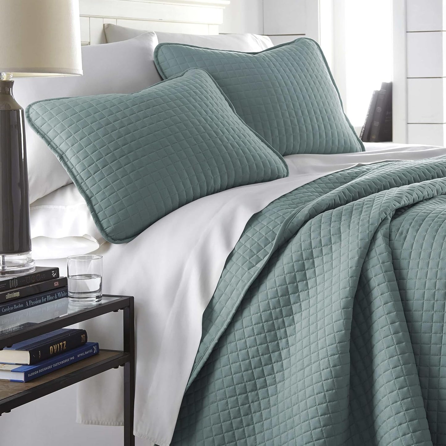 Twin Quilt Coverlet Bedding Set for a Stylish Bedroom Makeover