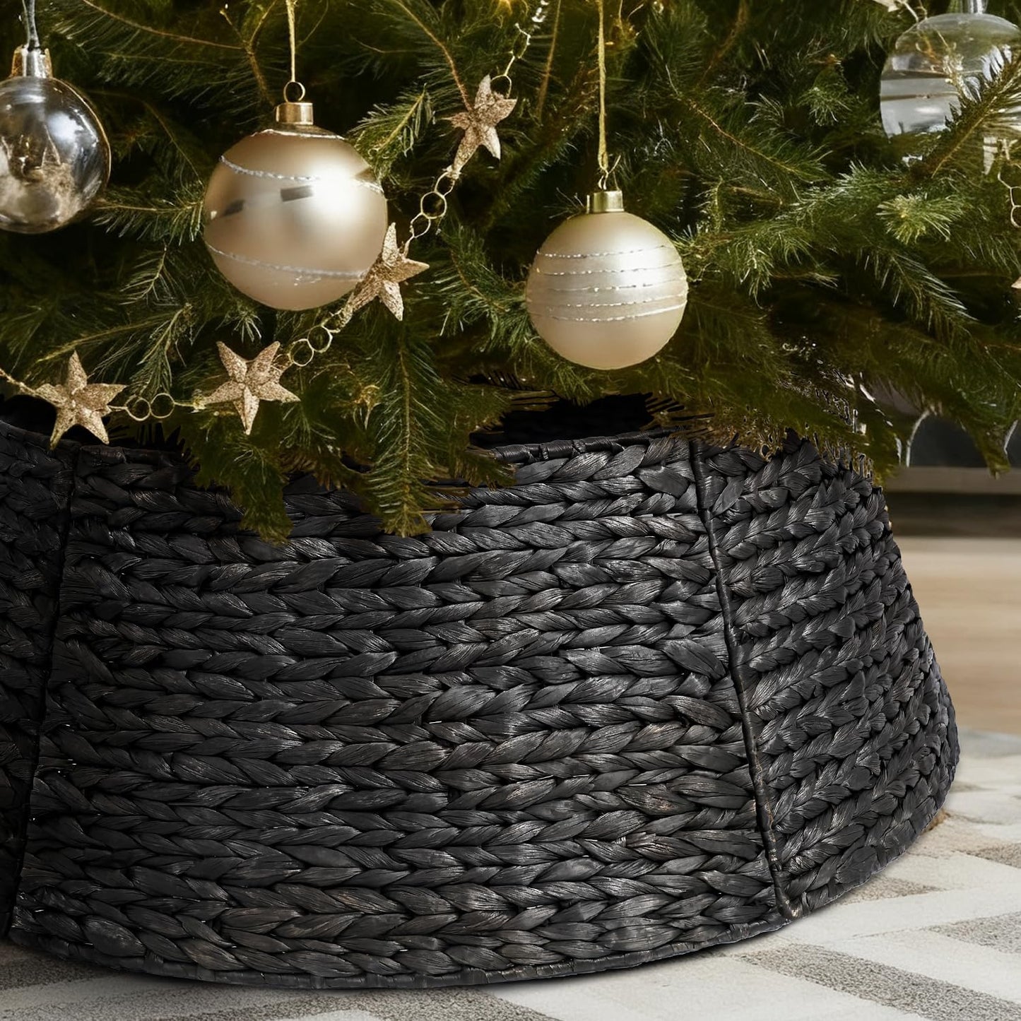 5-Piece Rattan Christmas Tree Collar for Rustic Holiday Decor