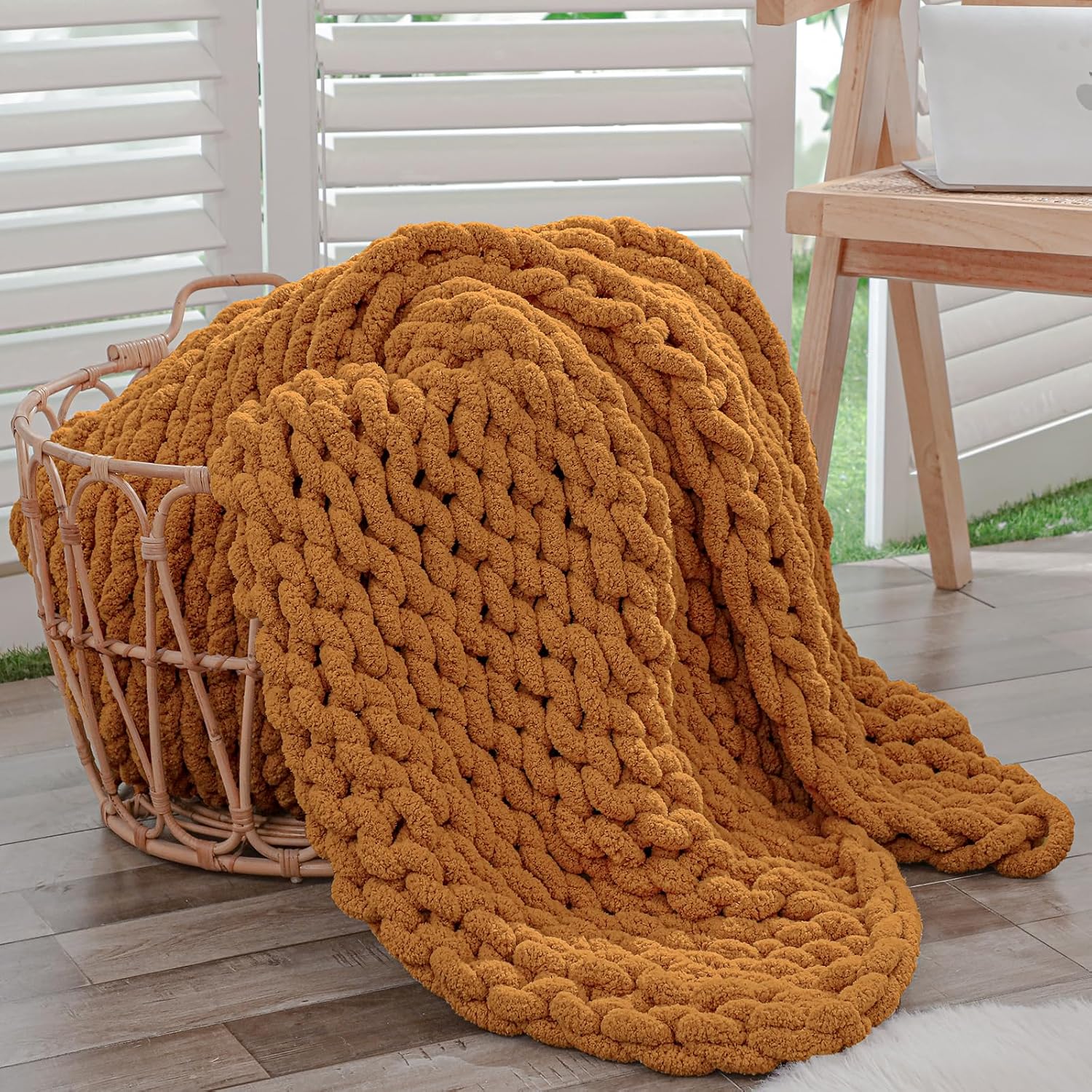 Bigacogo Chunky Knit Throw Blanket for Couch, Cozy Soft Design