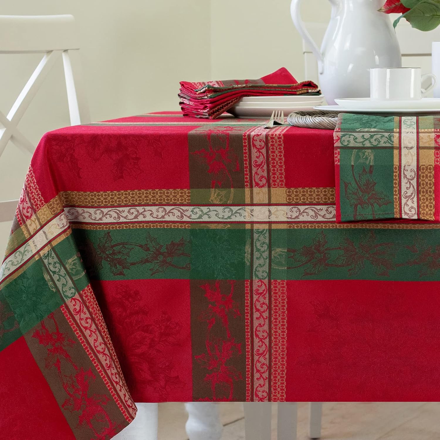 Elegant Holiday Legacy Yarn Dyed Jacquard Table Cloth for Winter