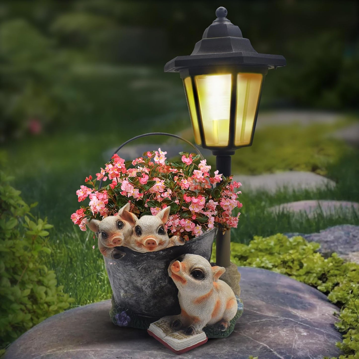 Outdoor Pigs Statues with Solar Lights for Garden Decor