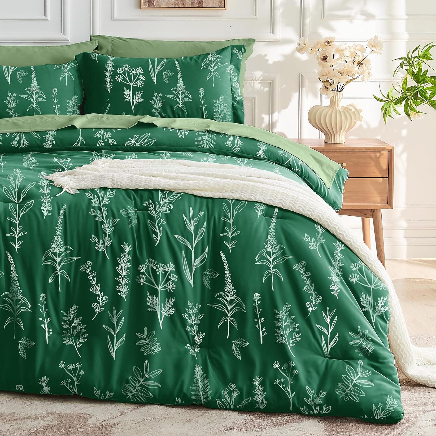 MUXHOMO Emerald Green King Bed in a Bag 7 Piece Comforter Set