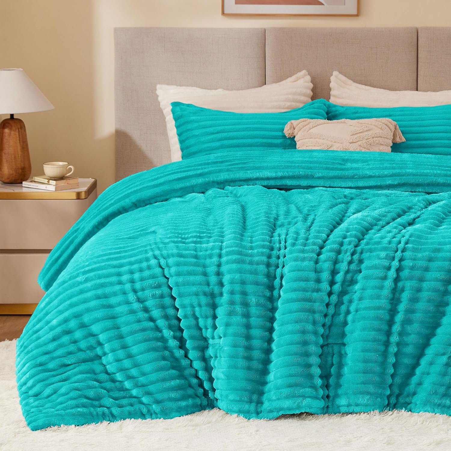 BEDELITE Fleece Queen Comforter Set for Cozy Winter Nights