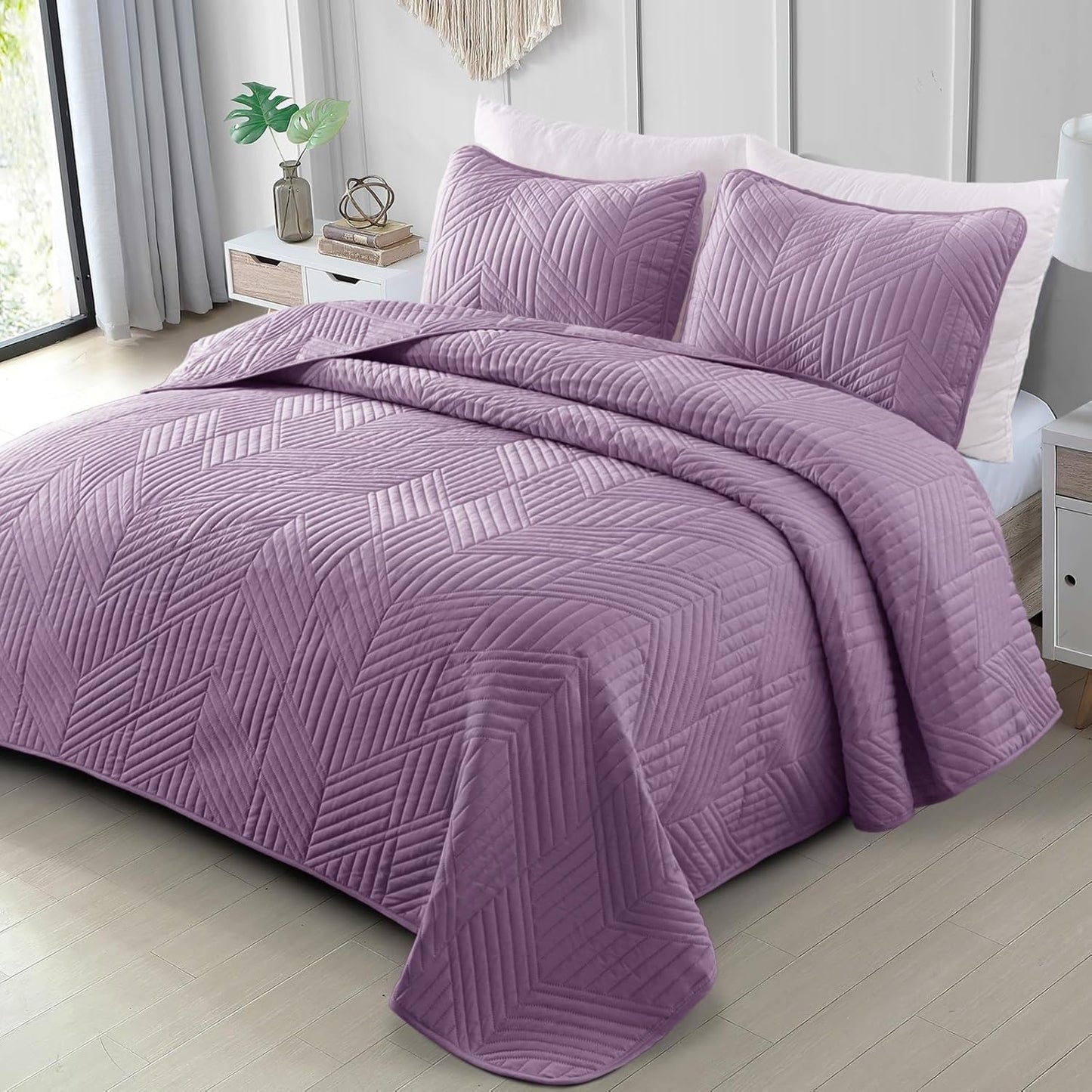 Ultrasonic Full Queen Quilt Set by Exclusivo Mezcla for All Seasons
