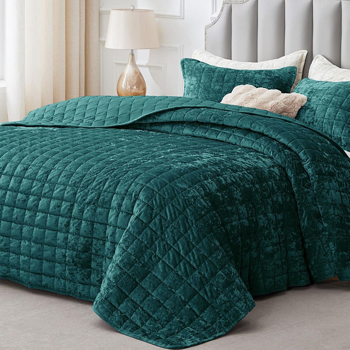 Luxurious Velvet Quilt Set Queen Size for Cozy Elegance