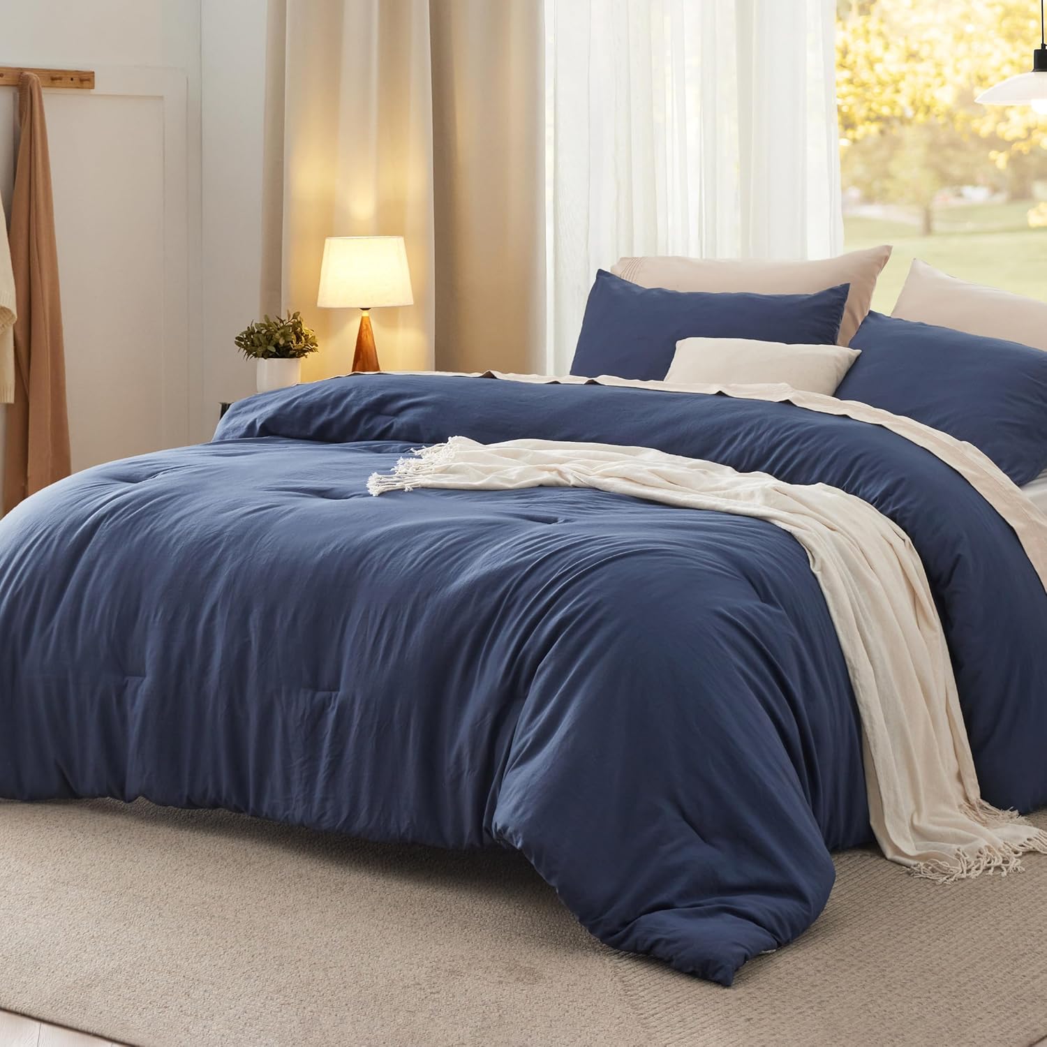 Bedsure Queen Size Comforter Set for All Seasons in Navy