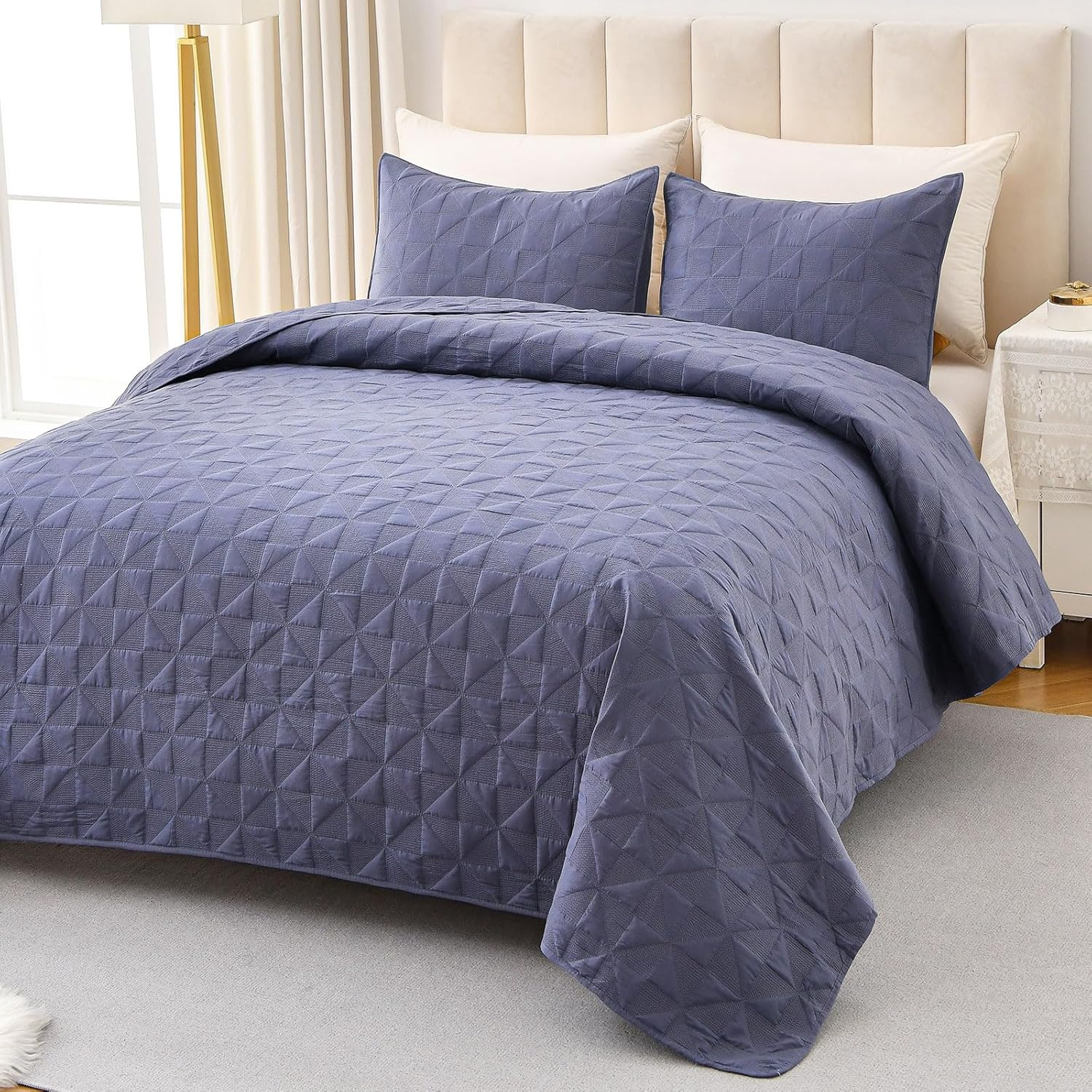 King/Cal King Size Quilt Bedding Set in Bluish Grey for All Seasons