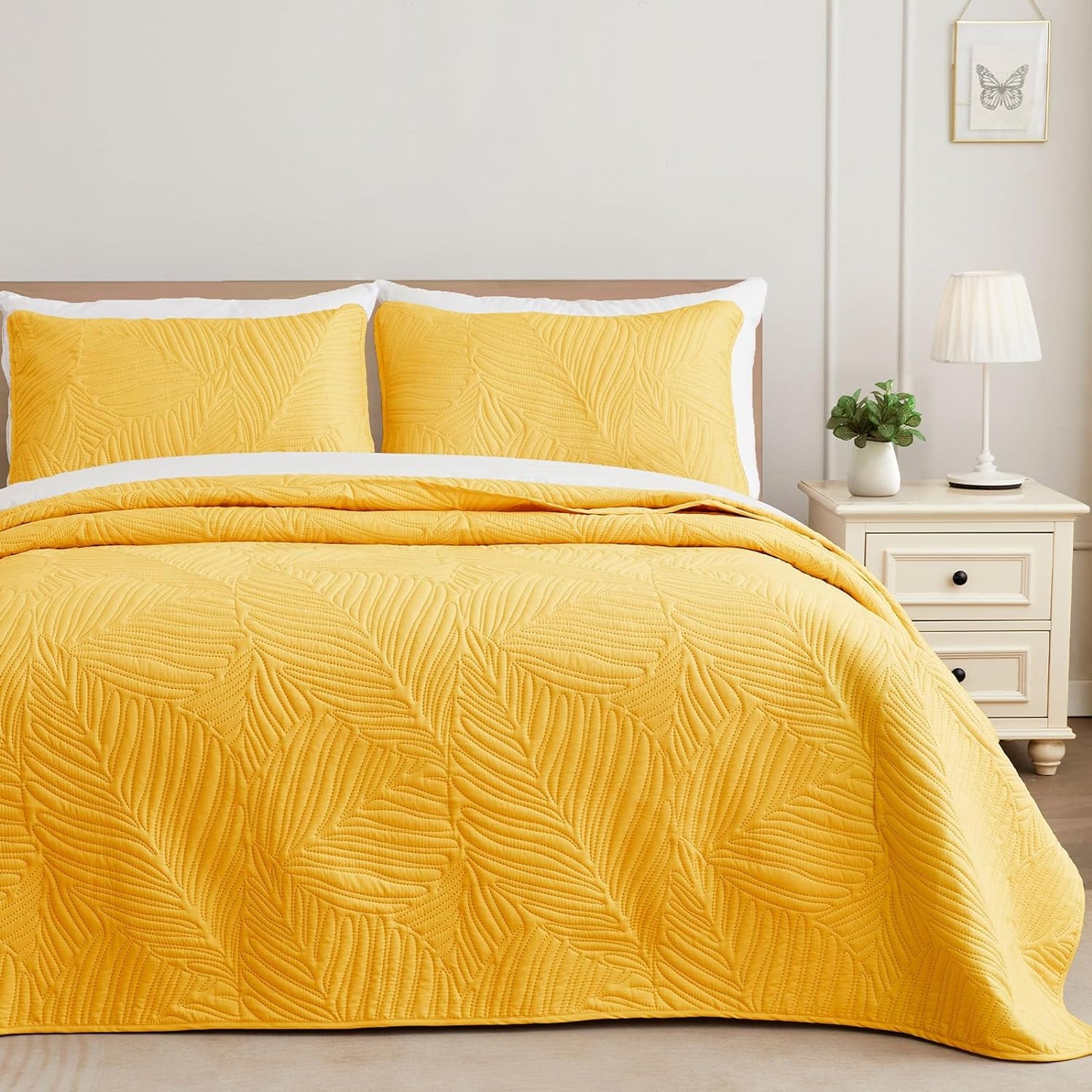 California King Quilt Set with Leaf Pattern for All Seasons