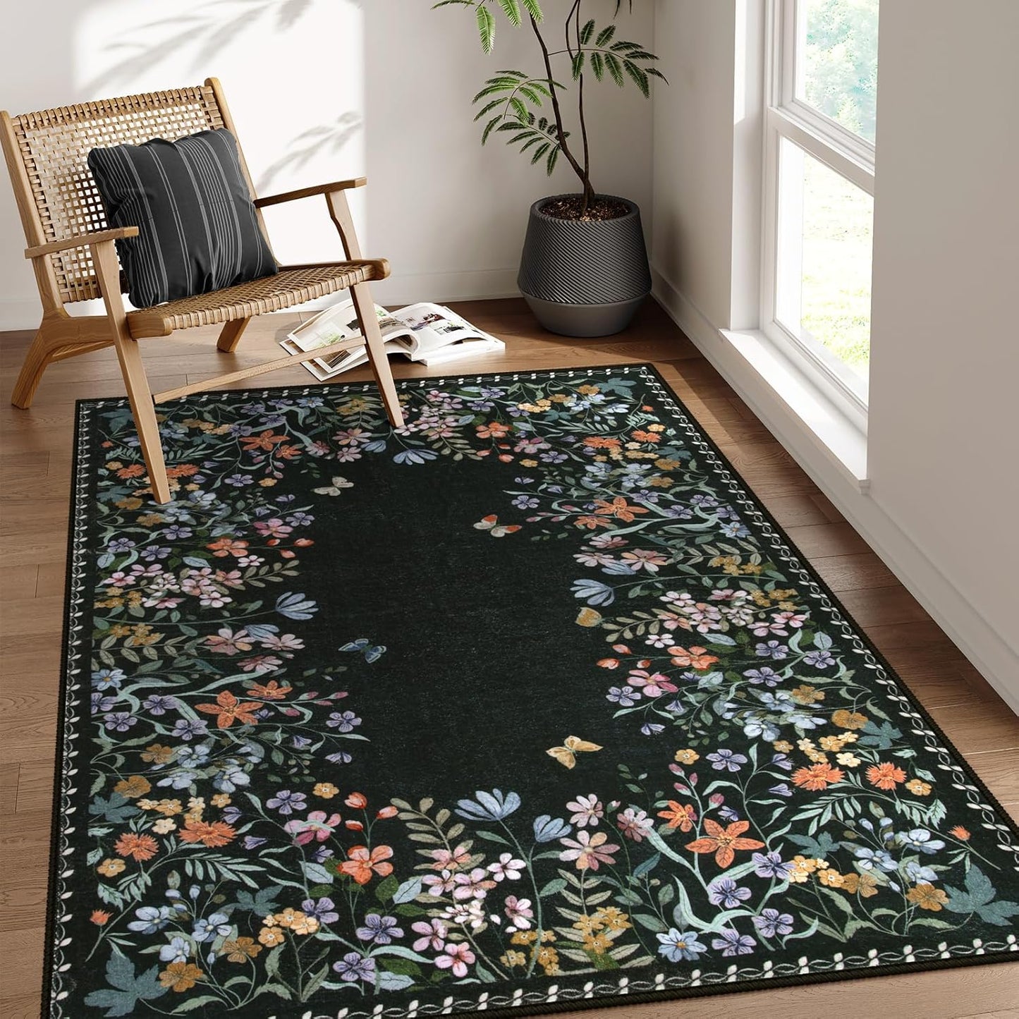 Wonnitar Washable 4x6 Rug with Black Floral Print Design