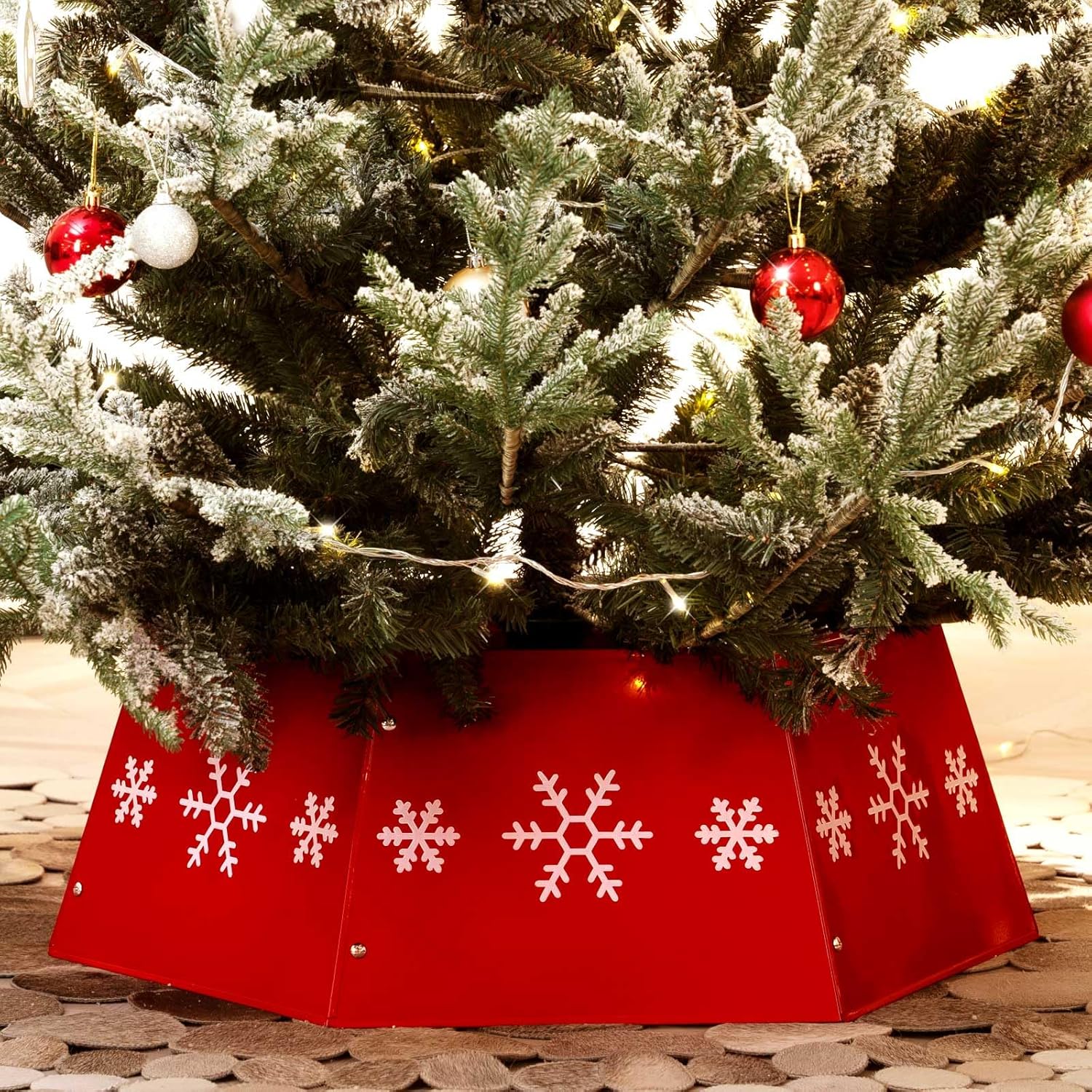 Metal Christmas Tree Collar with 3D Snowflake Design for Decor