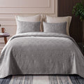 King Whale Flotilla Quilt Bedding Set for All-Season Enjoyment