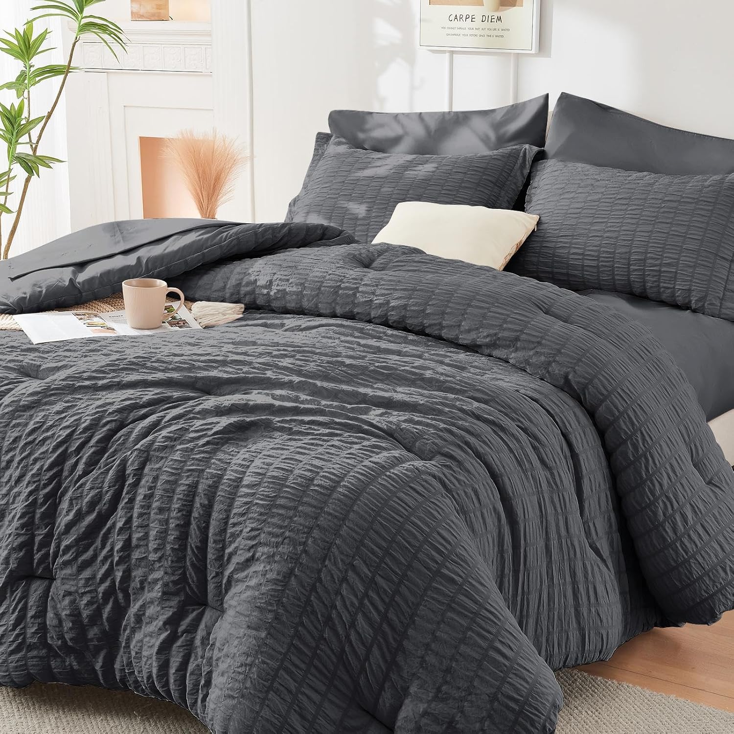 HYMOKEGE Oversized Queen Comforter Set for All Seasons Luxury