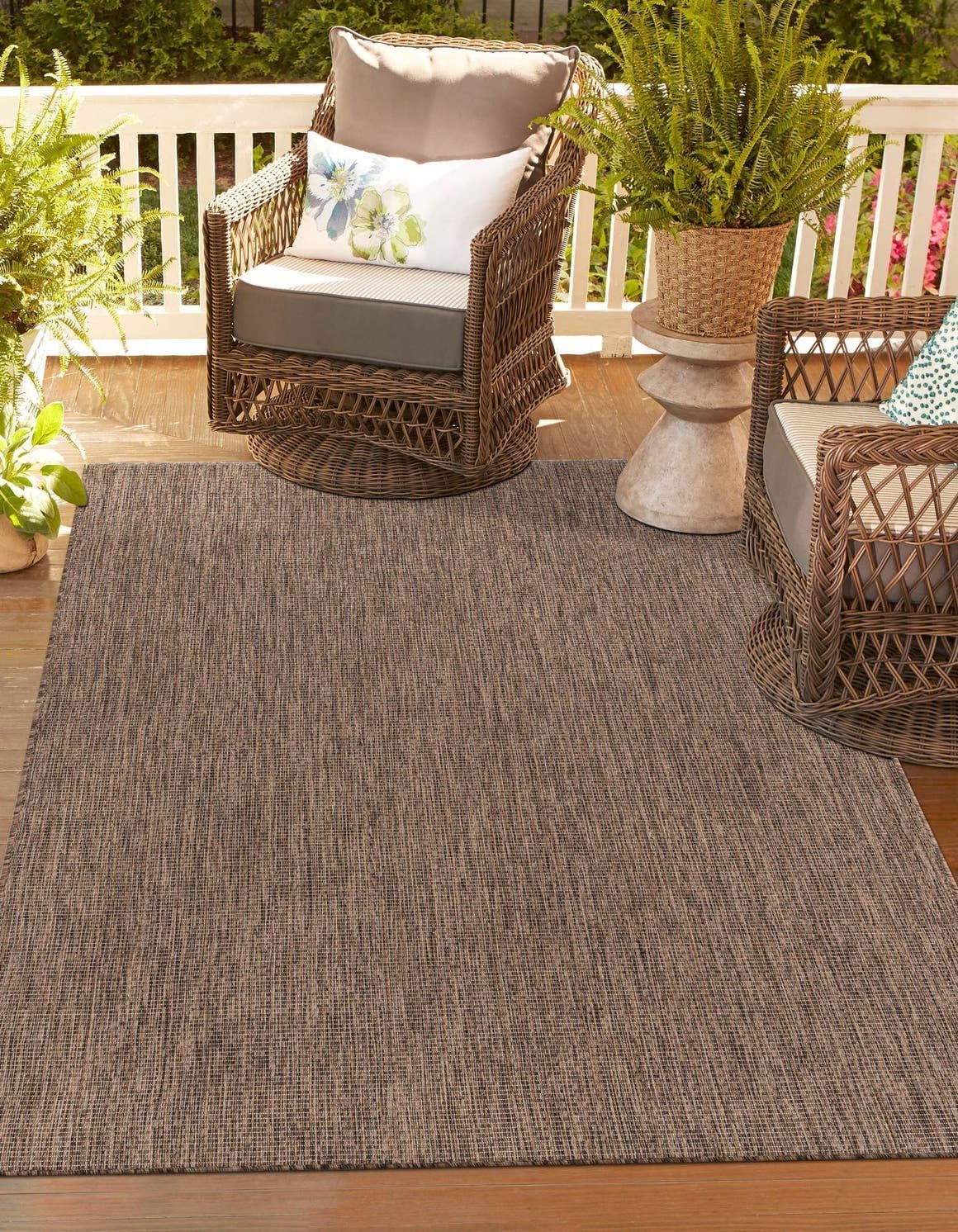 Unique Loom Outdoor Solid Collection Area Rug in Light Brown/Ivory