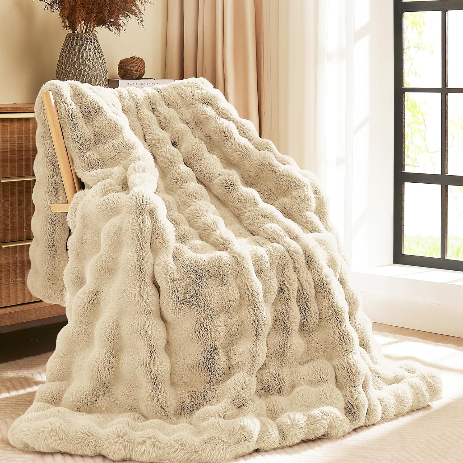 Faux Rabbit Fur Blanket: Luxury Soft Fluffy Throw for Couch