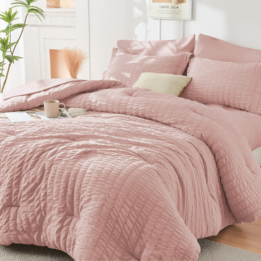 Rose Gold Queen Comforter Set with Seersucker Design for Luxury