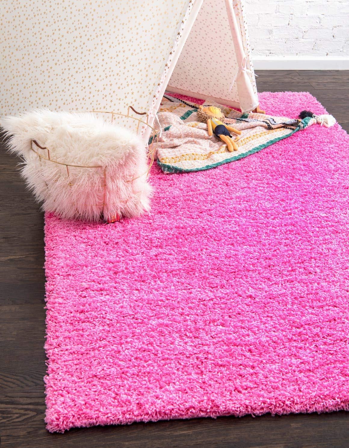 Unique Loom Solid Shag Collection Area Rug in Taffy Pink