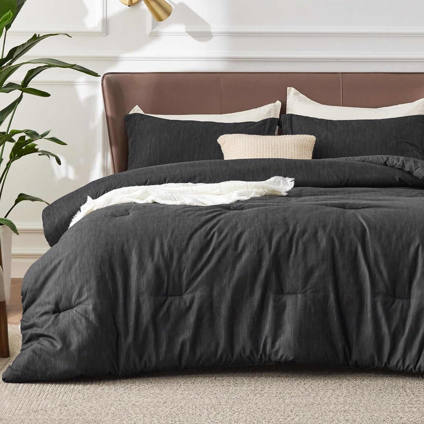 Bedsure Oversized Queen Comforter Set - Soft Black Bedding