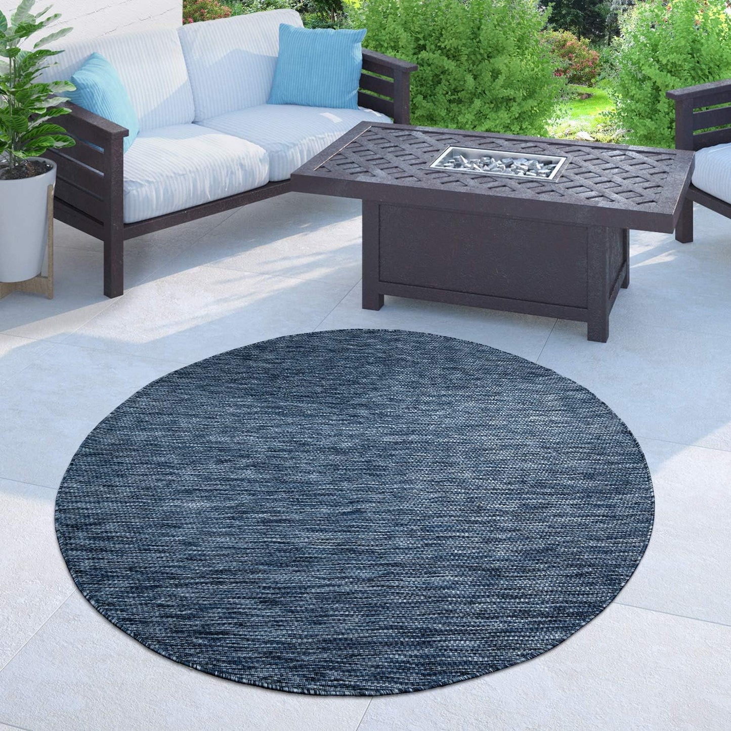 Solid Outdoor Rug for Patio or Balcony in Mottled Blue
