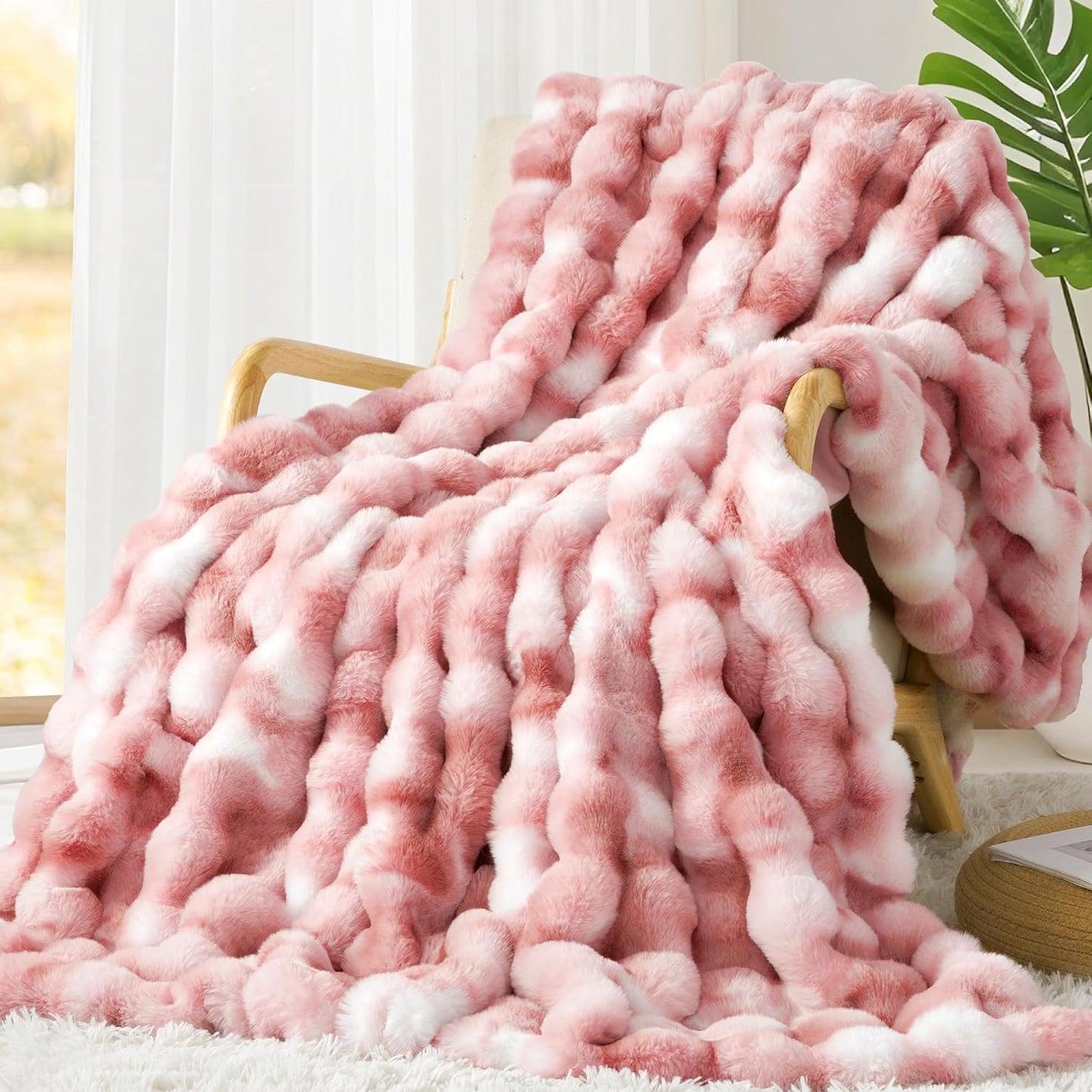 Luxury 1000GSM Faux Rabbit Fur Throw Blanket for Cozy Comfort